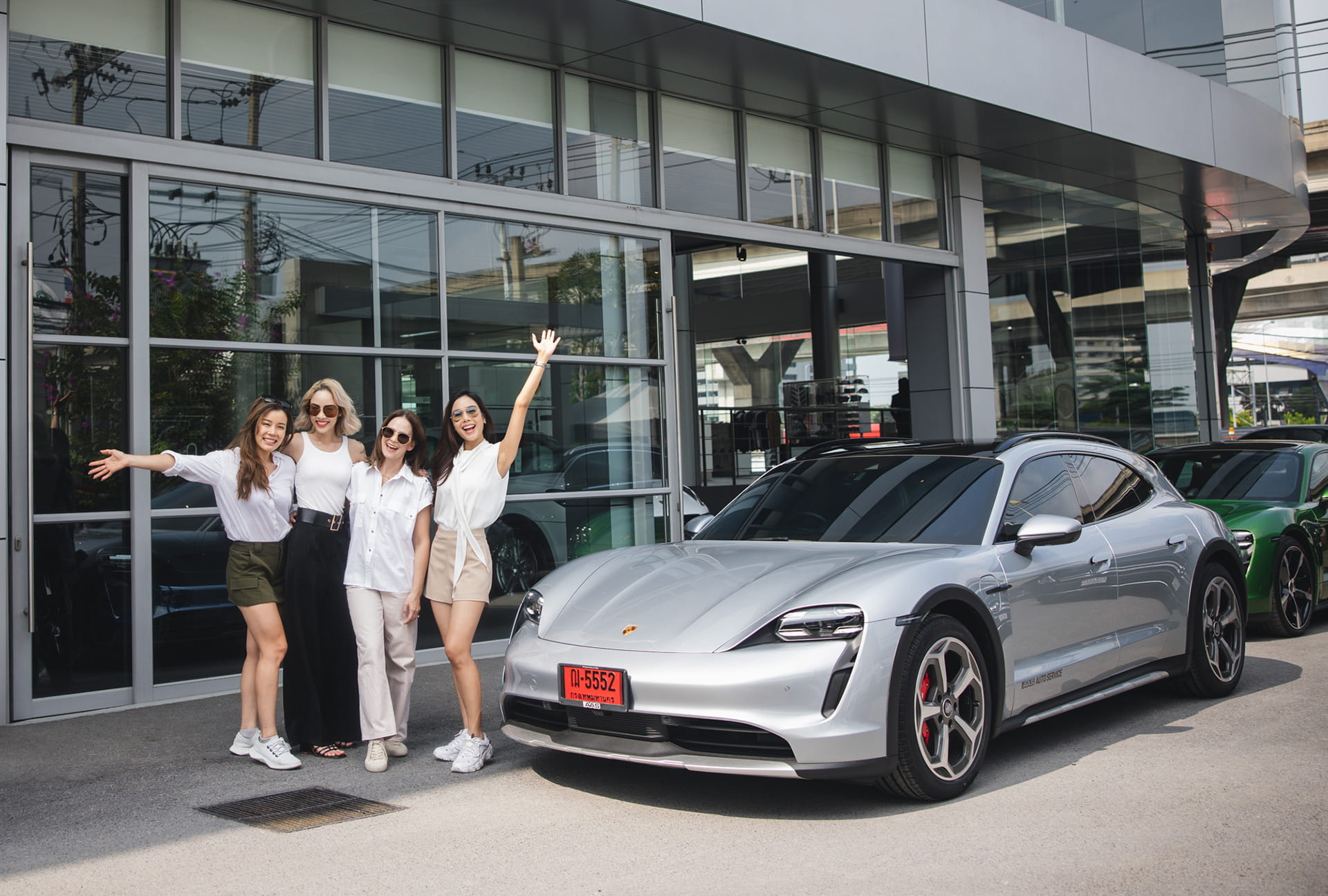 TH_Porsche Taycan